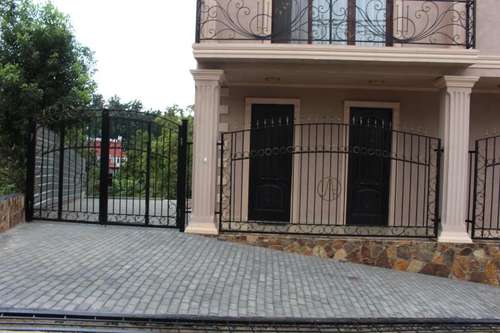 Гостевой дом Castle Махинджаури